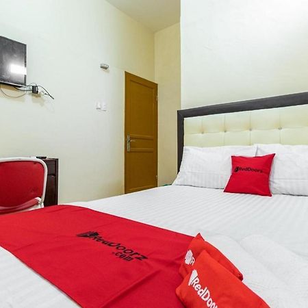 Reddoorz Syariah @ Jalan Setiabudi Medan 3 Exterior photo