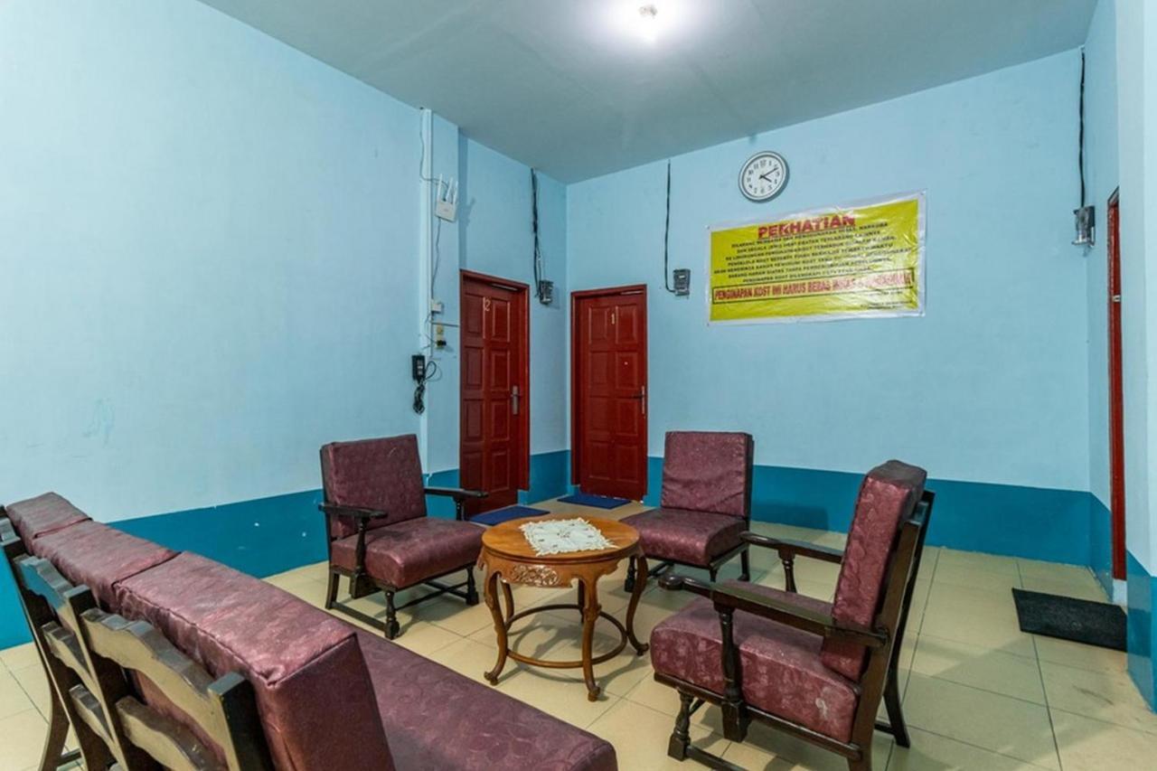 Reddoorz Syariah @ Jalan Setiabudi Medan 3 Exterior photo