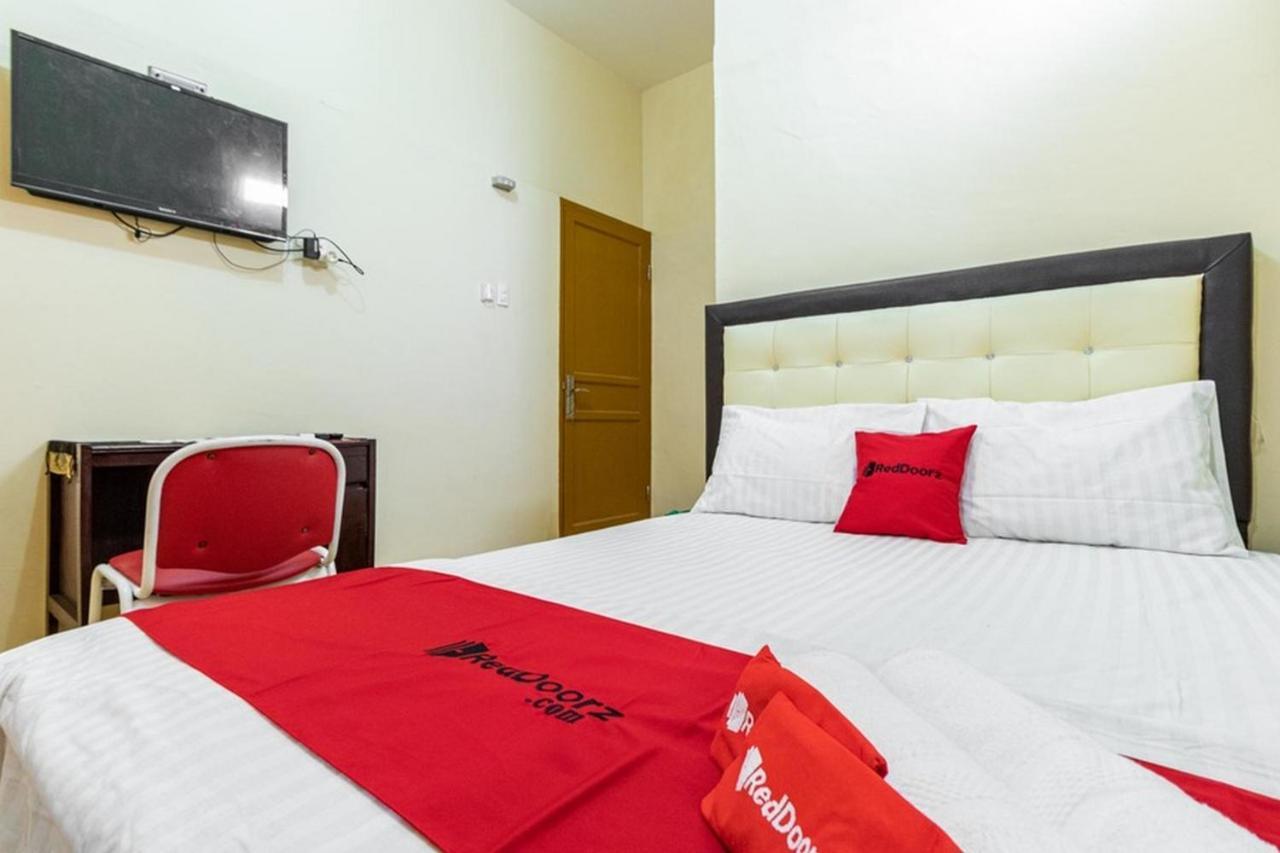 Reddoorz Syariah @ Jalan Setiabudi Medan 3 Exterior photo